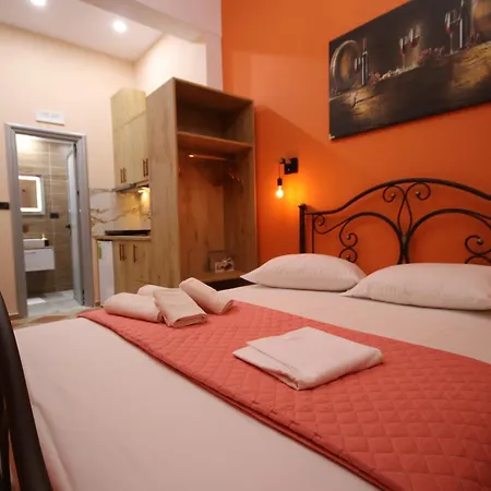 Ameli Hotel *